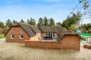 14 Person Nice Pool House - 2001 - Husby