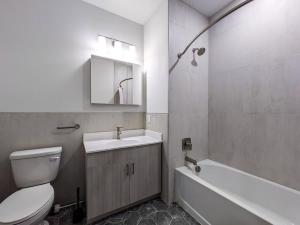 328 Modern 2BR Apt