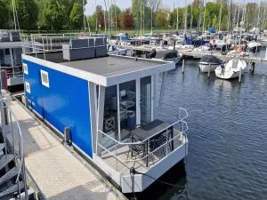 Nice harbor lodge located in the marina - Ankeveen
