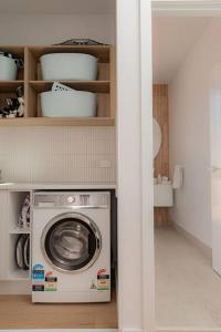 Bay Days - Binalong Bay