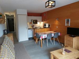 Studio 4 pers, pied des pistes, Les Deux Alpes - FR-1-516-127