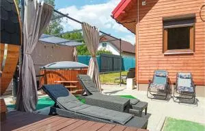 Gorgeous Home In Morag With Sauna - 克雷托维尼