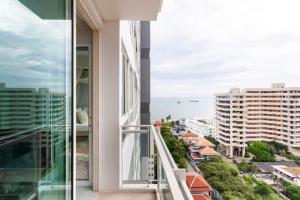 Family Sea view 2Bedroom พร้อมครัว ติดทะเล at Veranda Pattaya