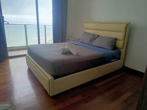 Sea & City View@Silverscape