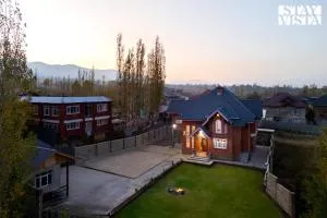 StayVista at Shehjar with Mountain View, Garden - Gulmarg