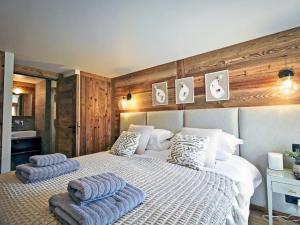 Chalets Chalet renove avec sauna, salle de sport et navette gratuite - FR-1-613B-50 : photos des chambres