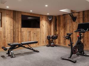 Chalets Chalet renove avec sauna, salle de sport et navette gratuite - FR-1-613B-50 : photos des chambres