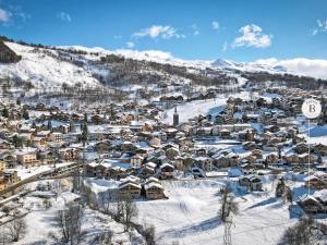 Chalets Chalet renove avec sauna, salle de sport et navette gratuite - FR-1-613B-50 : photos des chambres