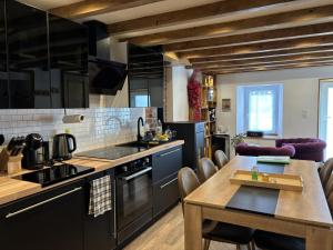Maisons de vacances Evasion paisible a la montagne avec cheminee et animaux admis - FR-1-489-553 : photos des chambres