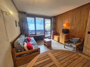 Studio lumineux proche pistes et commerces avec balcon - FR-1-502-587