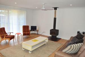 Barefoot Bungalow - Bring your own linen