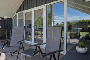 Beautiful Home In Rønde With 3 Bedrooms And Wifi