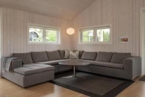 Stunning Home In Knebel With 4 Bedrooms And Wifi