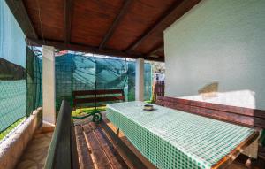 Nice Home In Liznjan With Wifi