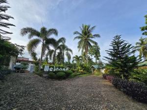 Lolo Eyongs Farm Retreat and Resort