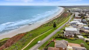 Puesta de Sol Apartment by Wine Coast Holidays