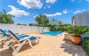 4 Bedroom Pet Friendly Home In Stinjan