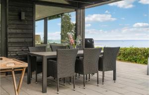 Gorgeous Home In Holbæk With Wifi