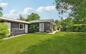 3 Bedroom Cozy Home In Dronningmølle - Dronningmølle
