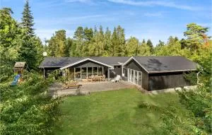 5 Bedroom Awesome Home In Væggerløse - Skjelby