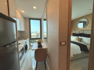 Copacabana-Beachfront-Equipped&Serviced-Apartment-SeaView