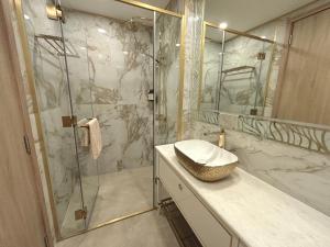 Copacabana-Beachfront-Equipped&Serviced-Apartment-SeaView