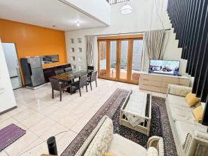 Large Villa 3BR Dago Bandung by 2ndHome