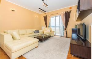 Three-Bedroom Holiday Home In Sibenik