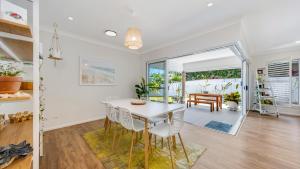 Riviera - Pool & quick walk to centre