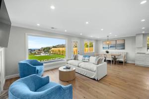 Luxurious Private Coastal Home Hot Tub & Ocean Views Near San Francisco