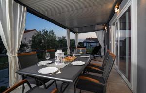 Amazing Home In Sveti Filip I Jakov