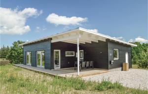 Three-Bedroom Holiday Home In Skals