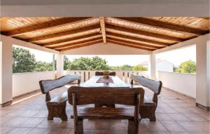 5 Bedroom Gorgeous Home In Podlug