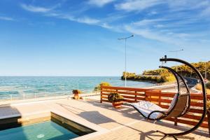 Seaside Summer Bliss - Aurora Luxury Pool Paradise