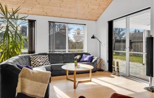 Nice Home In Juelsminde With Wifi