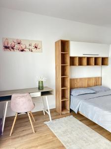 Urban Retreat with Balcony at Exigent Plaza - 06