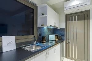 Aura Luxury Suites - Olympiada Seaside Accessible Friendly