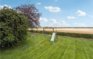 Three-Bedroom Holiday Home In Hojer