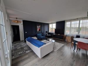 Appartements Superbe Appartement avec terrasse : photos des chambres