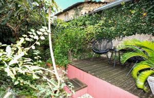 3 Bedroom Beautiful Home In Castelreng