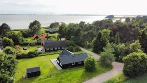 A Beautiful 8-Person Holiday Home, Just A 5-Minute Walk From The Sandy Beach, - Egå