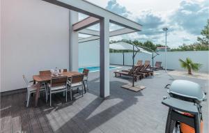 Gorgeous Home In Vrsi Mulo With Wifi 