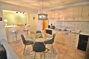 Emily's apartment - Kastoria