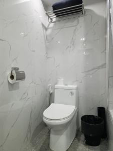 Condo Azur Suites B316 near Airport, Netflix, Stylish, Cozy with swimming pool