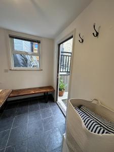 Central Margate house with sauna & private garden