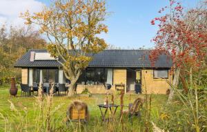 3 Bedroom Amazing Home In Hurup Thy