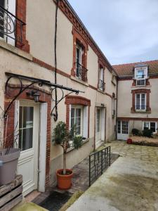 Appartements Appartement avec baignoire - Hautvillers : Appartement 1 Chambre