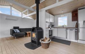 2 Bedroom Lovely Home In Hejls