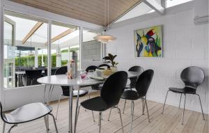 2 Bedroom Lovely Home In Hejls