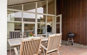 Gorgeous Home In Skjern With Wifi